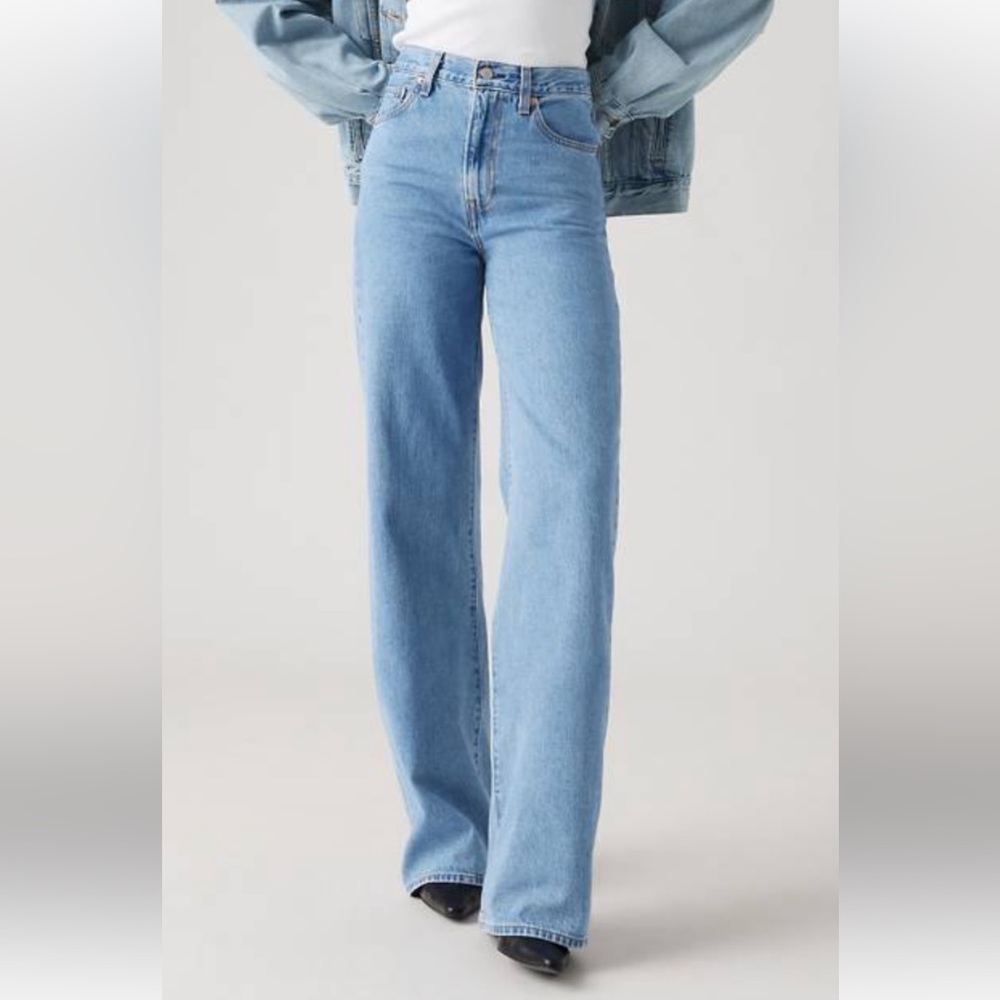 LEVIS ribcage wide leg size 29/32 Women's Jeans